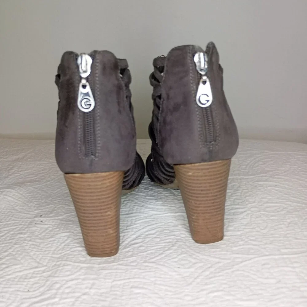 By Gues Heeled Size 8.5 Grey Strappy Open Toe  With Back Zippers & Stacked Heels - Picture 5 of 11